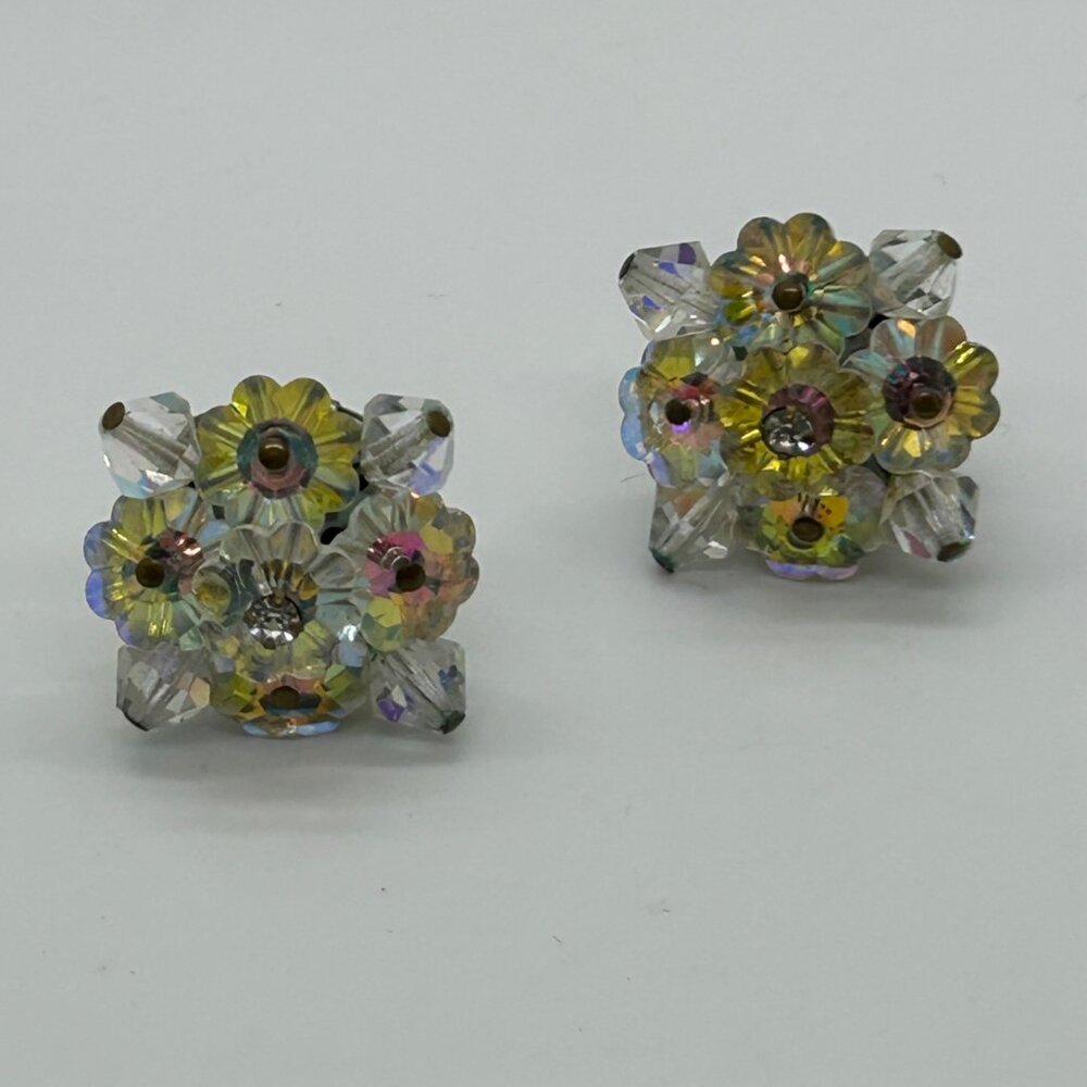 Vtg 1950s Aurora Borealis AB Crystal Cluster Marguerite Flower Clip On Earrings - Picture 5 of 14